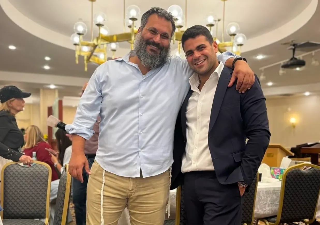 Ziv Tamir with a client